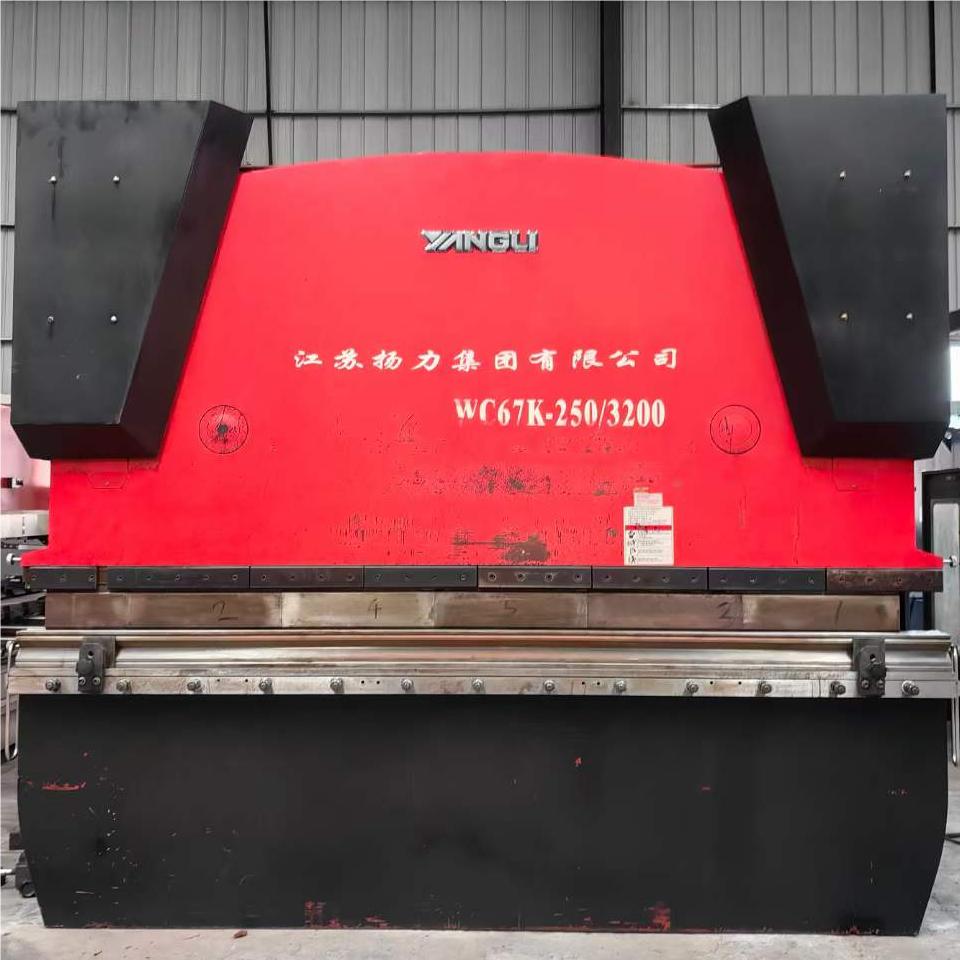 YANGLI WC67K 250T3200 E21 CNC Press Brake YANGLI WC67K 250T3200 E21 CNC Press Brake