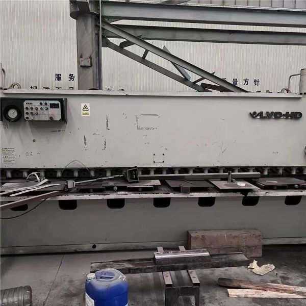 Cisaille LVD HGN 8X4000