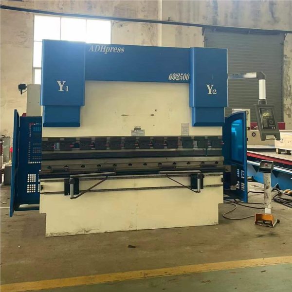 ADH 65T2500 DELEM Press Brake
