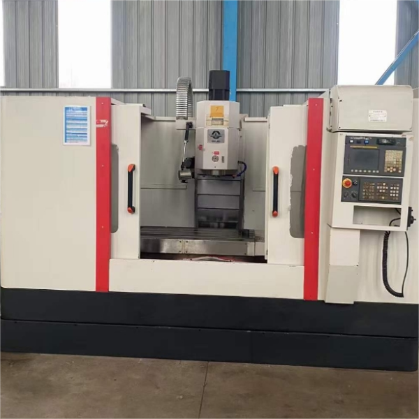 Centro di fresatura CNC VMC-1300