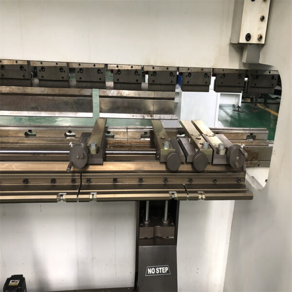ACCURPRESS 506325 Metal Bending Press