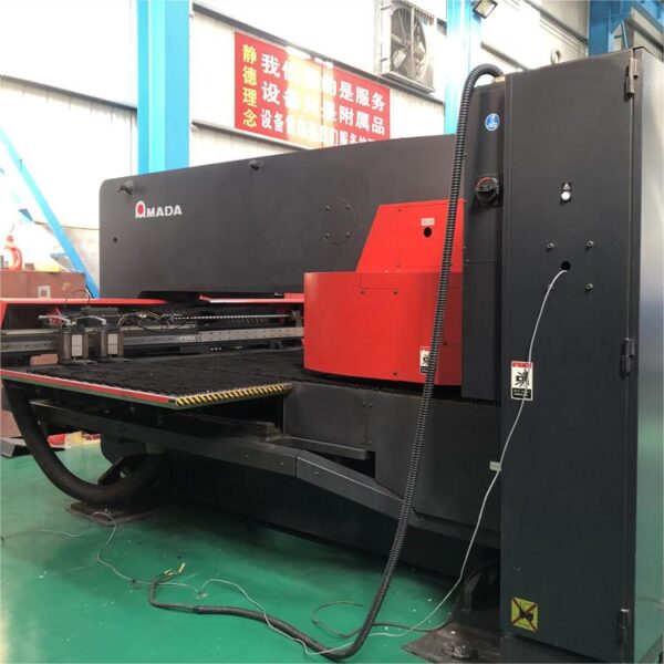 เครื่องเจาะป้อมปืน AMADA AE255NT