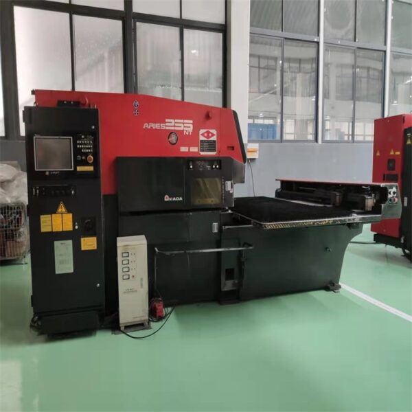 Punzonatrice a torretta AMADA ARIES255NT