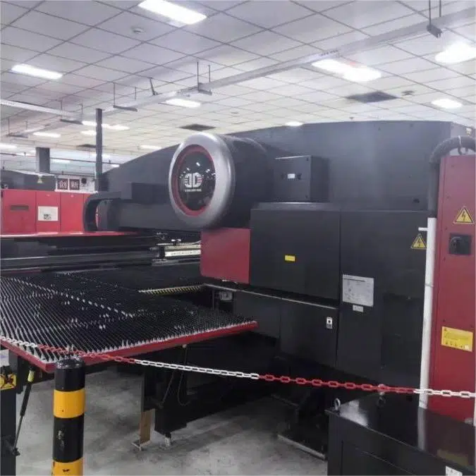 เครื่องเจาะป้อมปืน AMADA EM2150NT