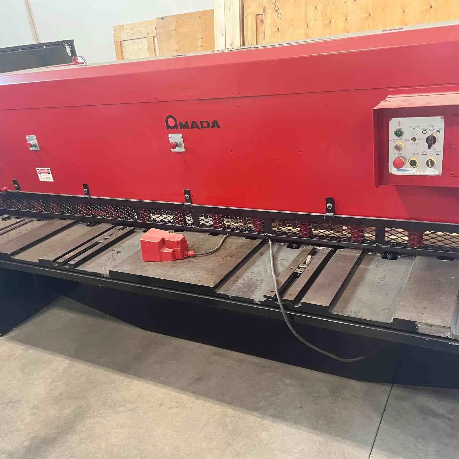 AMADA M3060 Shearing Machine AMADA M3060 Shearing Machine