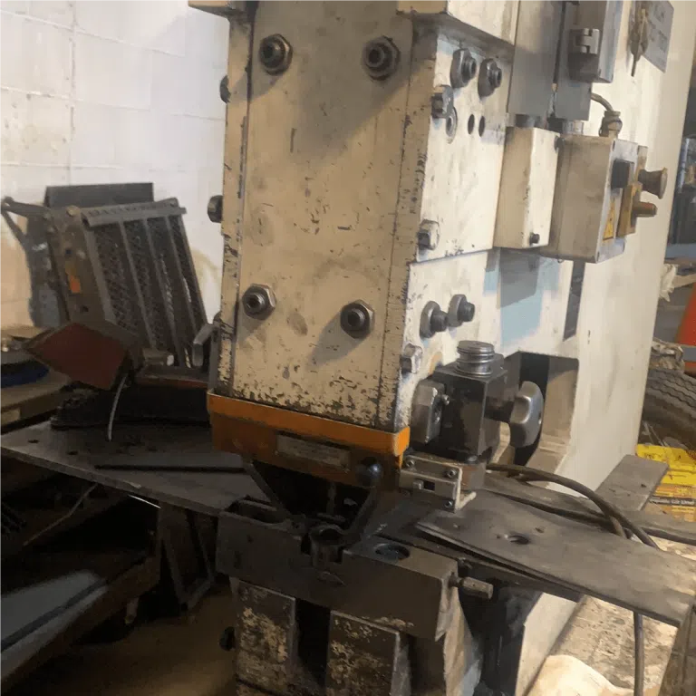 VIGERT 77T Iron Worker