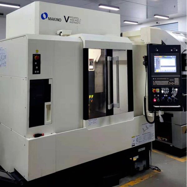 MAKINO V33 Vertical Milling Machine
