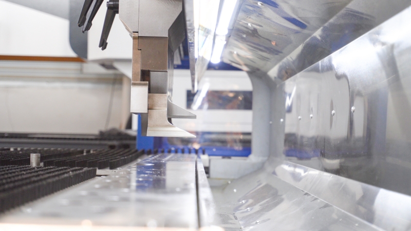 CNC ohýbačky panelů si mohou udržet vysokou kvalitu a velkoobjemovou výrobu