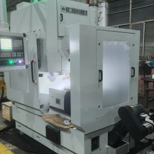 เครื่องขึ้นรูปเฟือง YN5132CNC มือสอง